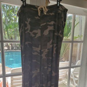 Camo pattern, light cotton lounge pants